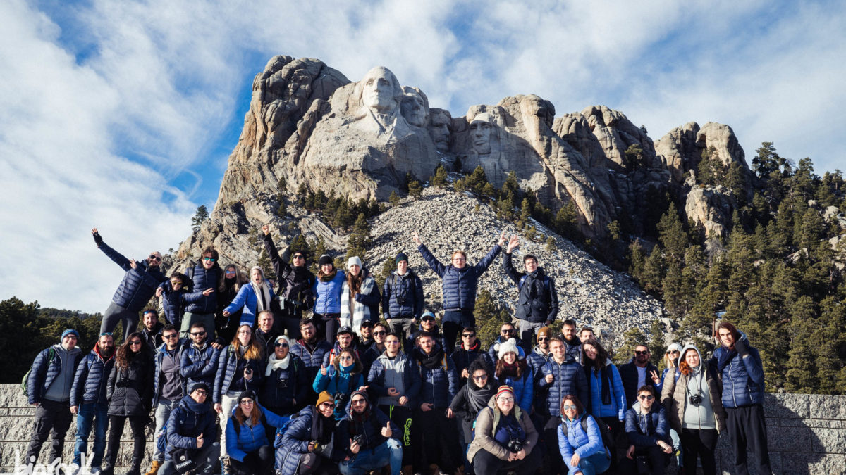 Sculture grandi come montagne intere.