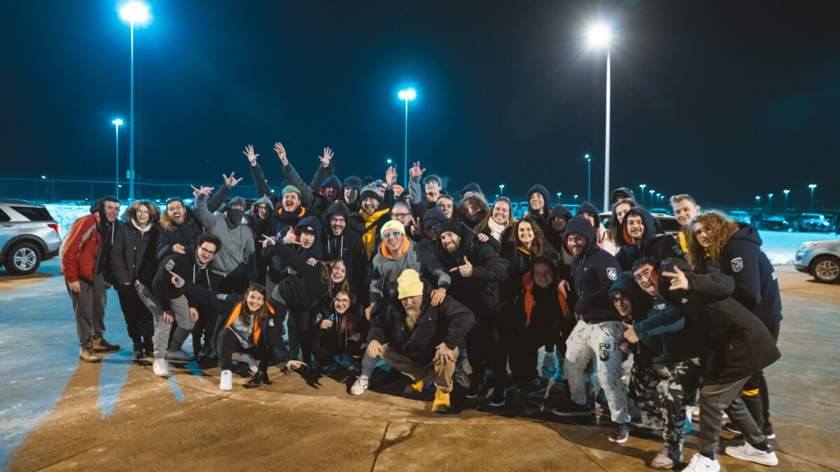 L’aeroporto, il volo e le auto